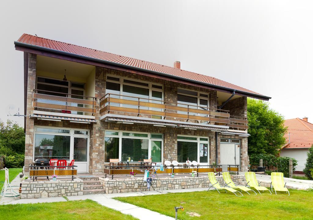 Boathouse Balatonlelle With Sauna الغرفة الصورة