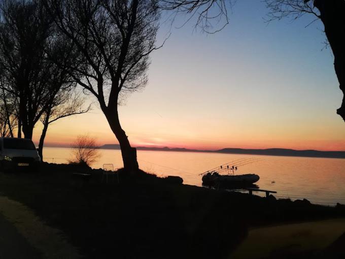 Boathouse Balatonlelle With Sauna المظهر الخارجي الصورة