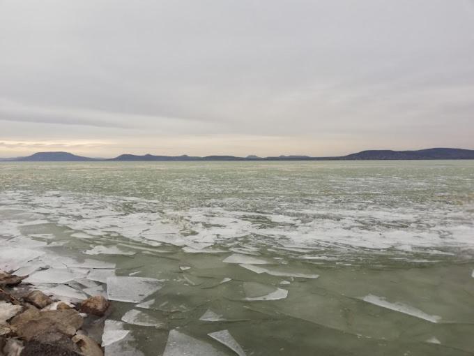 Boathouse Balatonlelle With Sauna المظهر الخارجي الصورة